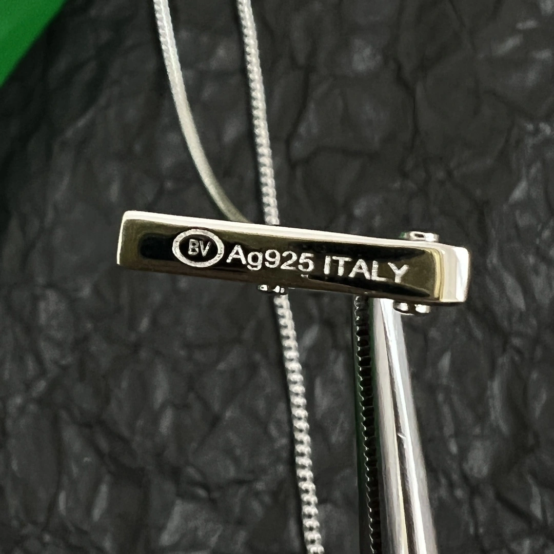 Barbara -- V595t1 necklace 2colour item:E-S092L3165-2H