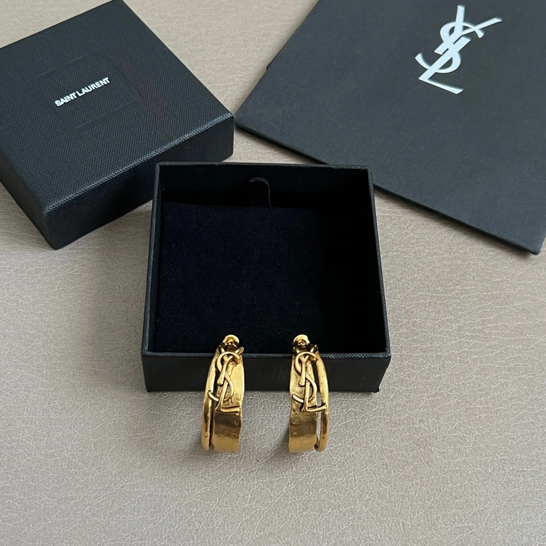Barbara -- Yv5s earrings item:E-S092L3181H