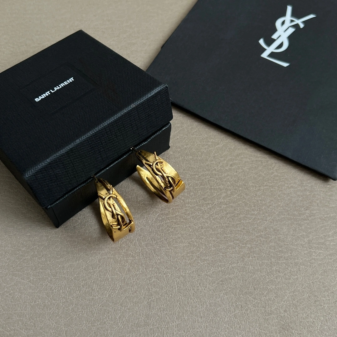 Barbara -- Yv5s earrings item:E-S092L3181H