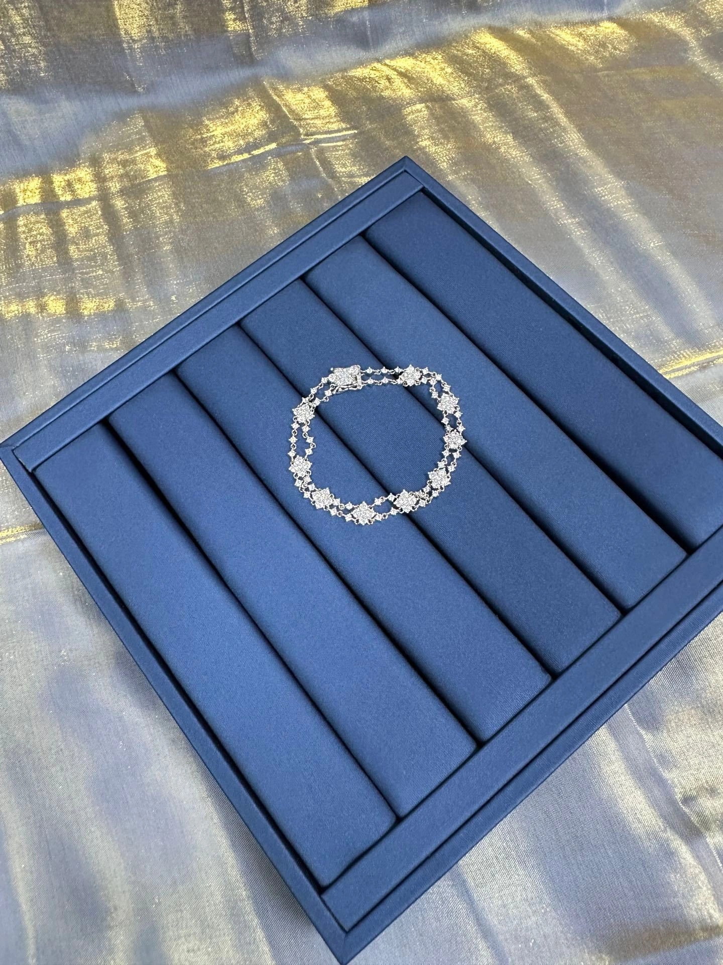 Barbara-- 1p7 bracelet item : E-S092J2934H