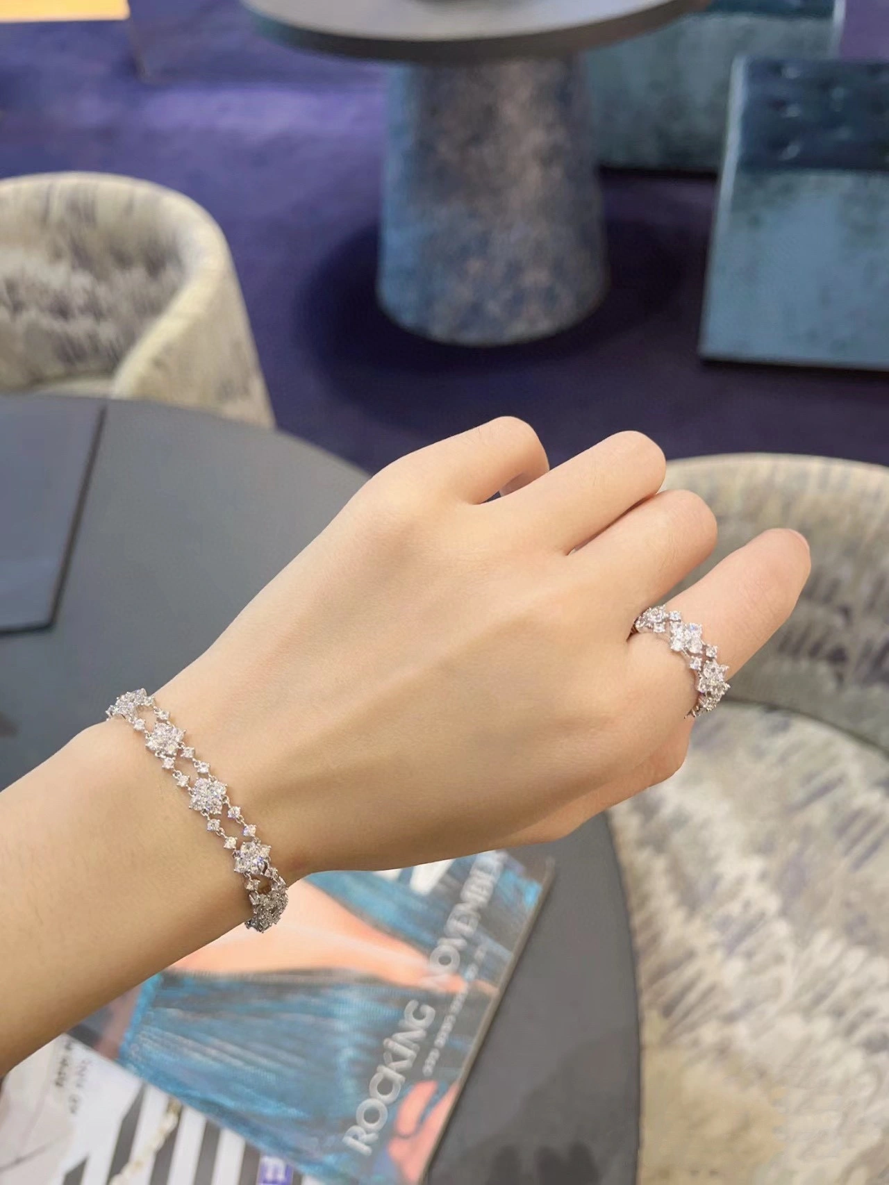 Barbara-- 1p7 bracelet item : E-S092J2934H