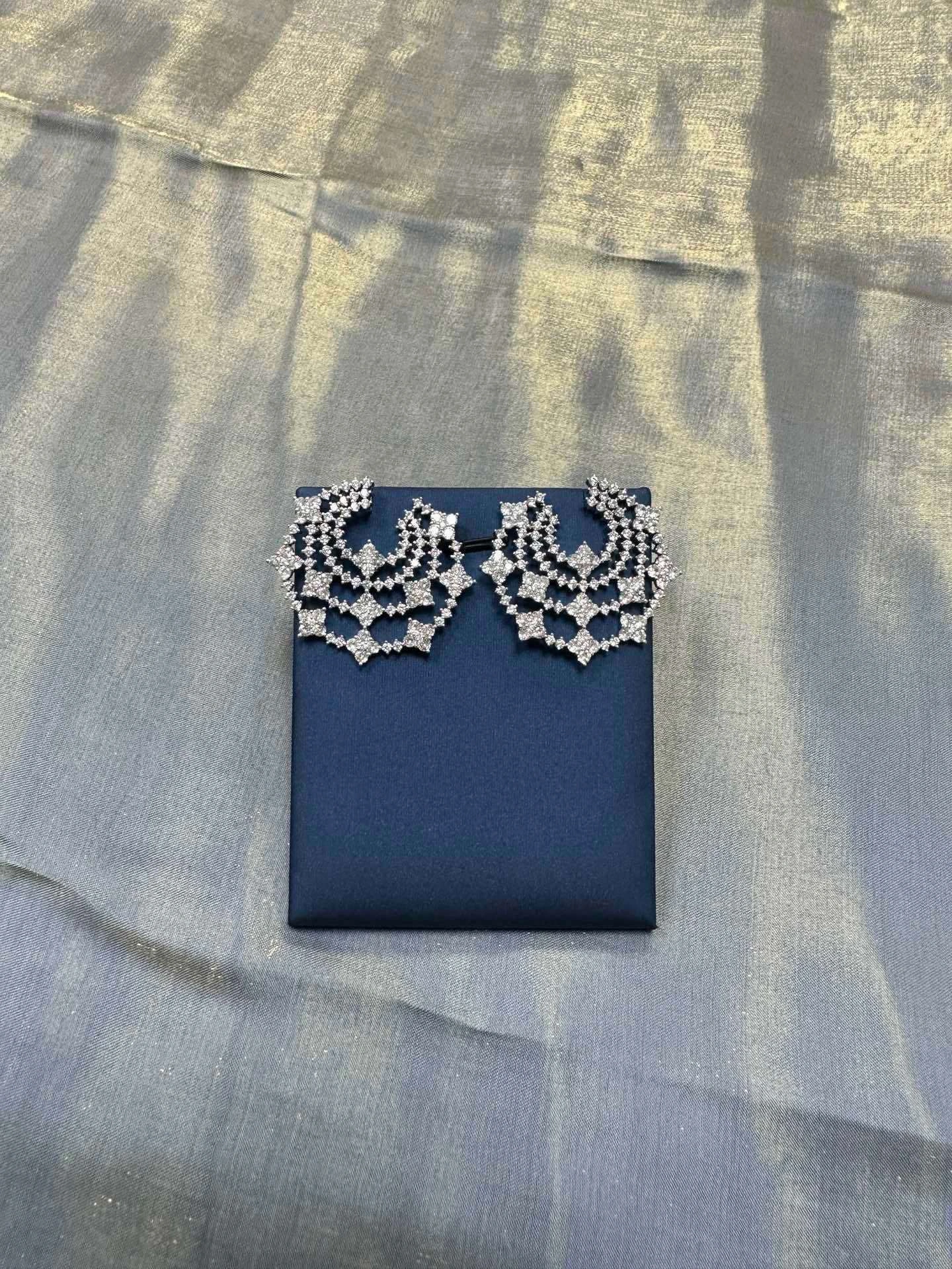 Barbara-- 1p7 earrings item : E-S092J2933H