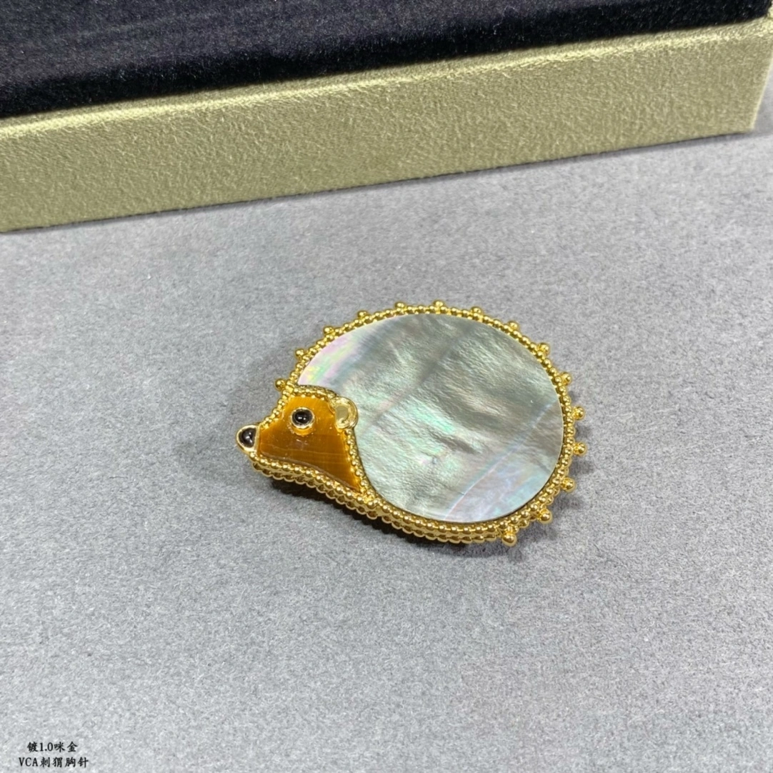 Barbara-- 1rp58s brooches gold item : E-S092J3141H
