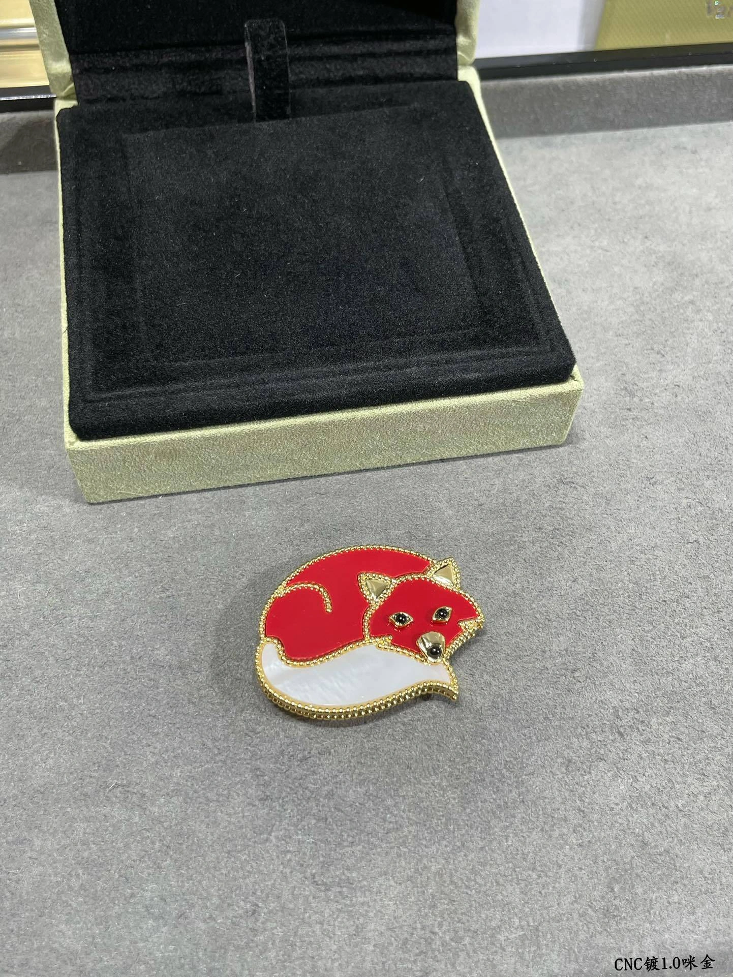 Barbara-- 1rp58s brooches gold item : E-S092J3143H