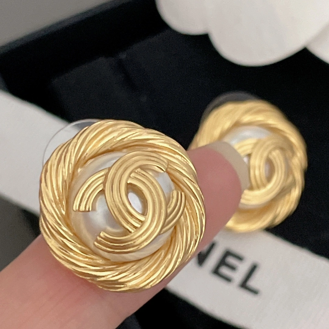 Barbara-- 3h1958 Vintage earrings item:F-S092A1035H