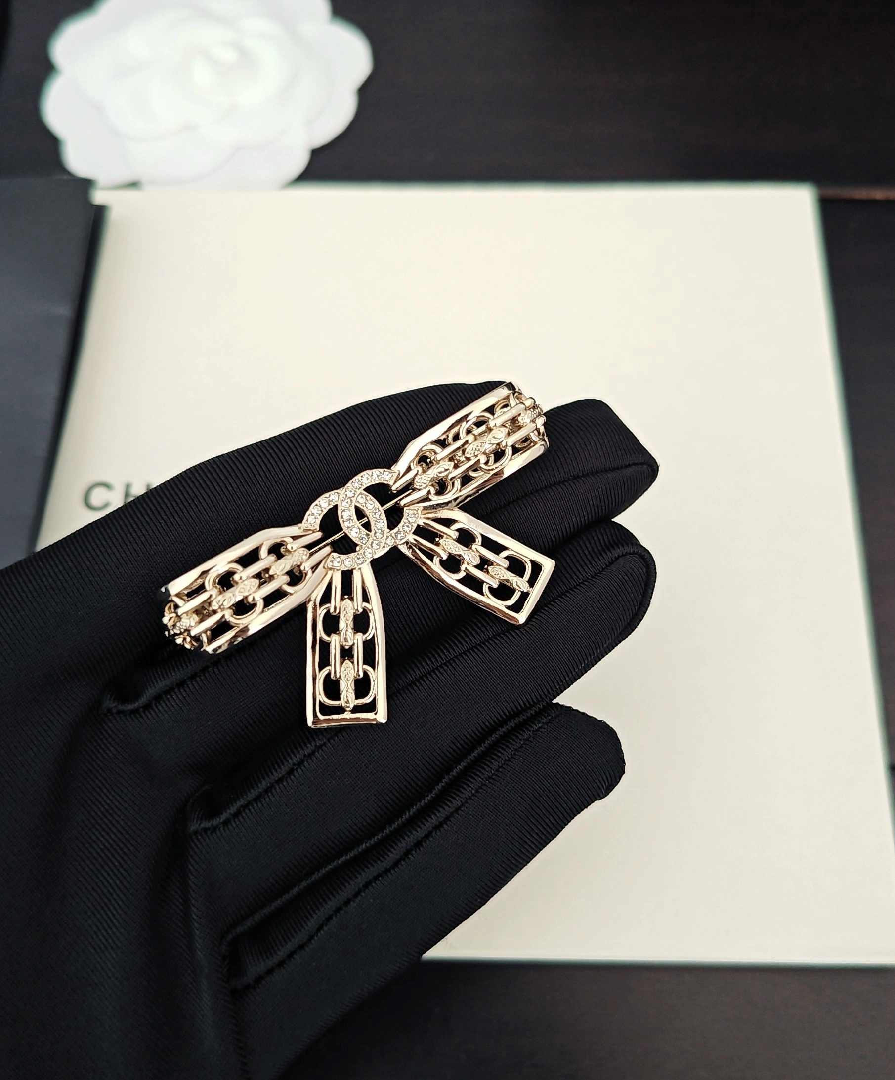 Barbara-- 3h1958 brooches item : E-S092K1106H