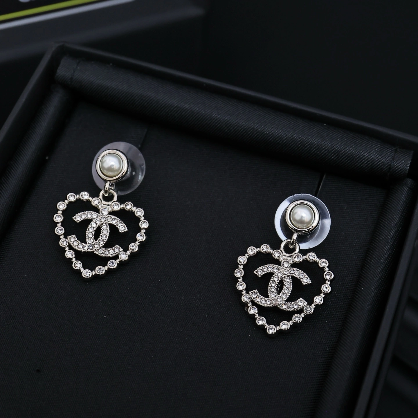 Barbara-- 3h1958 earrings 2Colour item : E-S092K1110-2H