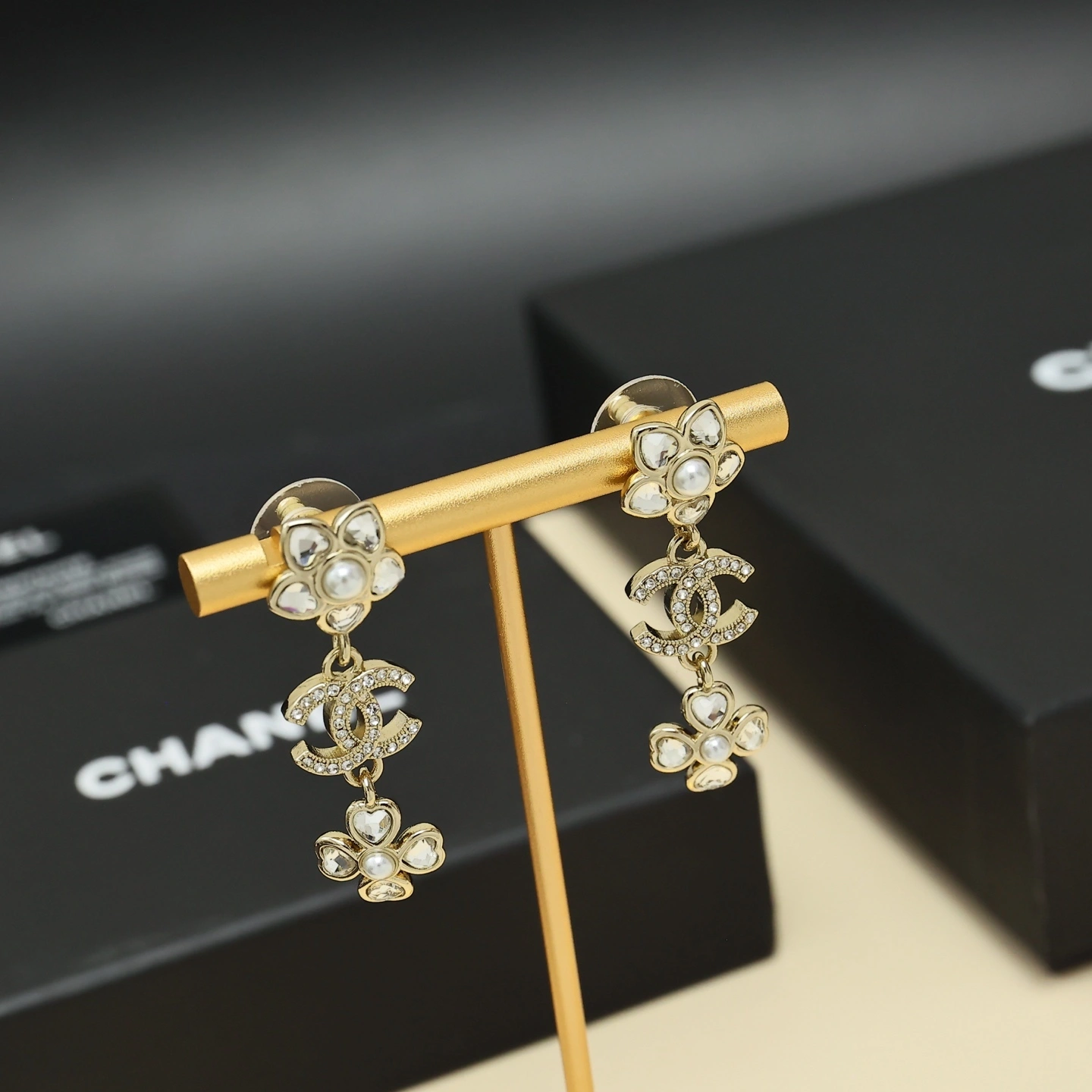 Barbara-- 3h1958 earrings item : E-S006K0111H