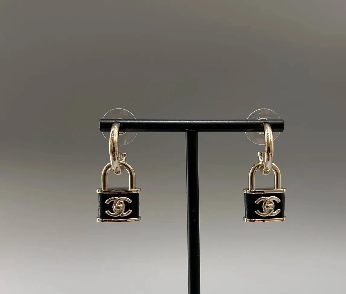 Barbara-- 3h1958 earrings item : E-S092J3102H