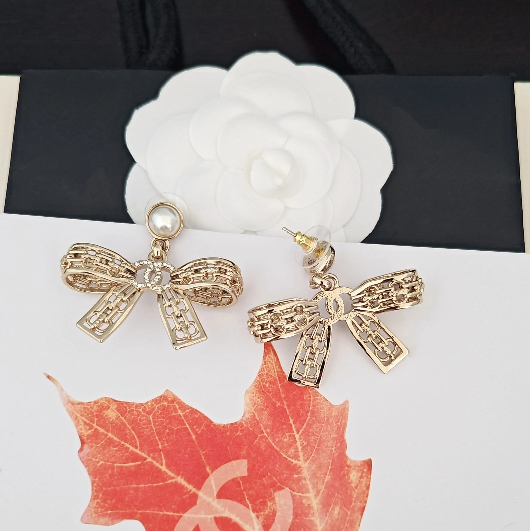Barbara-- 3h1958 earrings item : E-S092K1108H