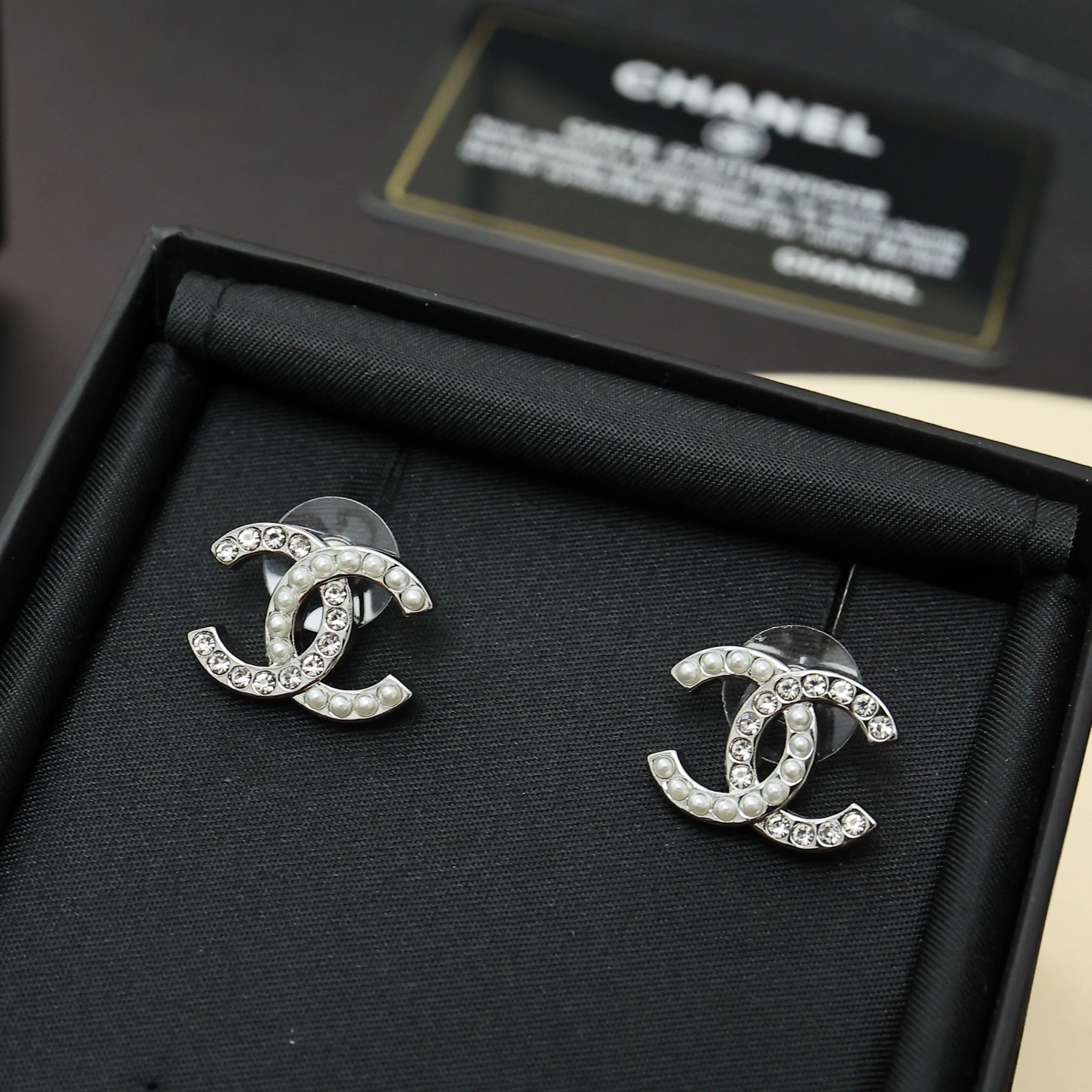 Barbara-- 3h1958 earrings item : E-S092K1112H