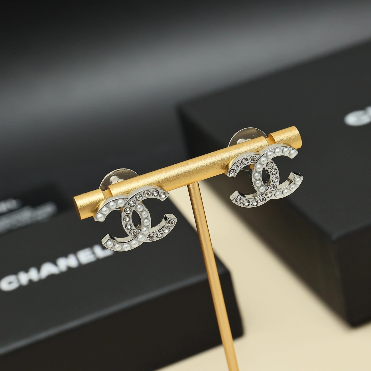 Barbara-- 3h1958 earrings item : E-S092K1112H
