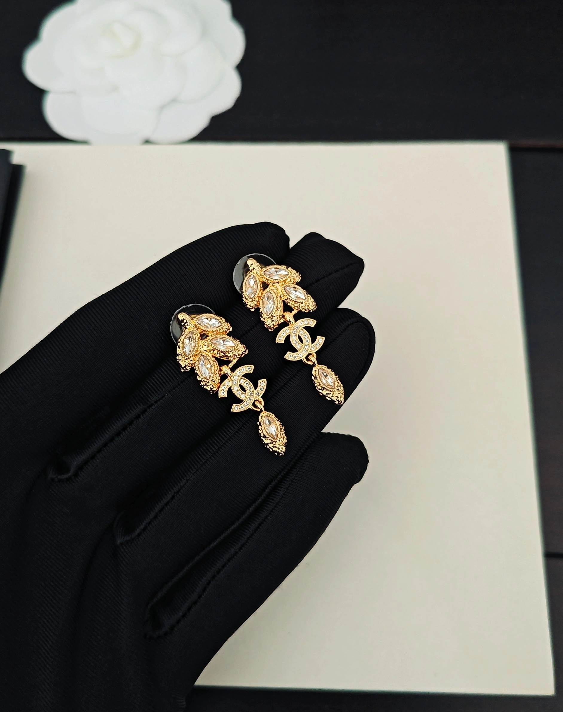 Barbara-- 3h1958 earrings item:F-S092A1037H