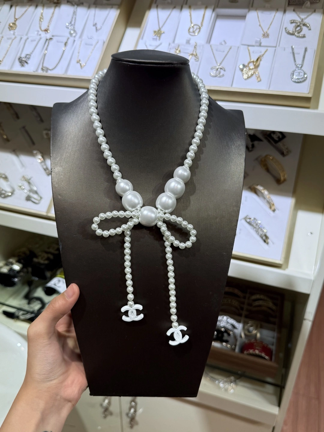 Barbara-- 3h1958 necklace item : E-S092J3107H