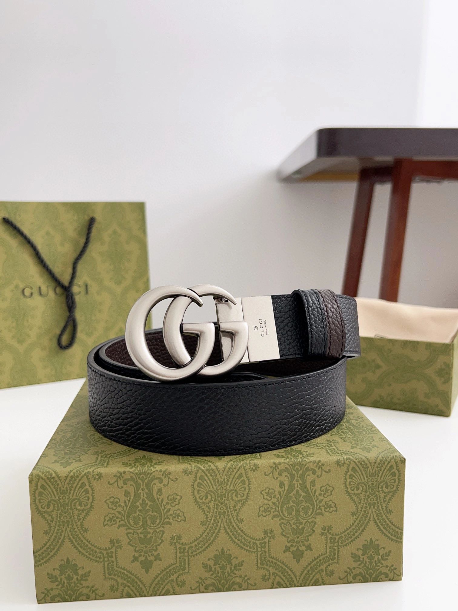 Barbara-- 627055-CAO2N-1062 reversible Calfskin item:D-S000A1924R