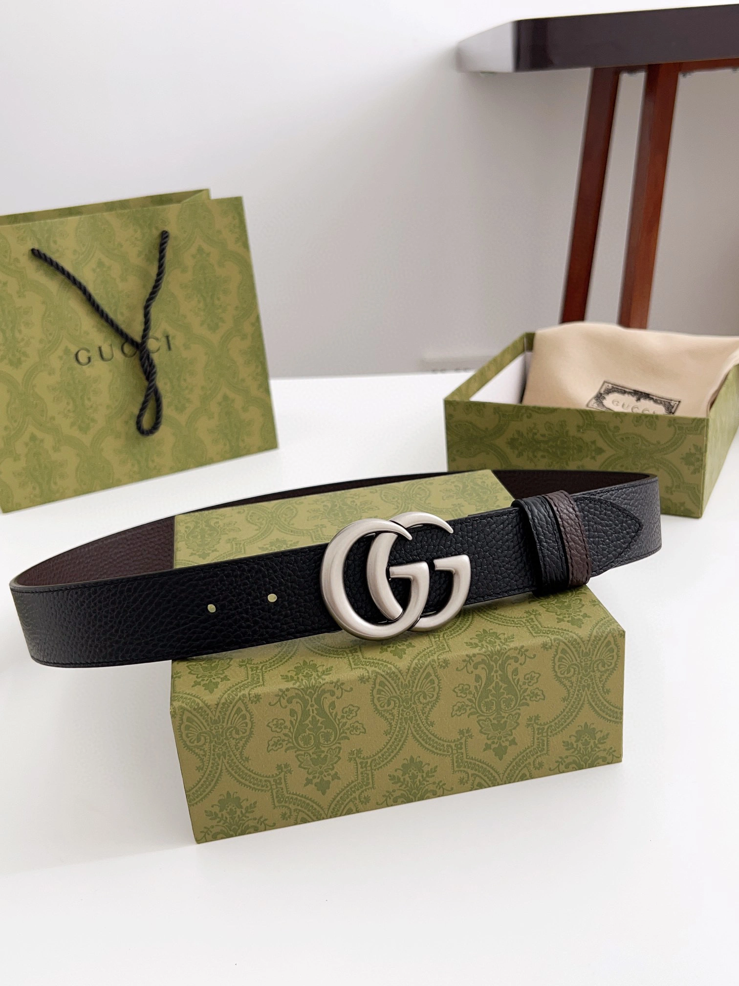 Barbara-- 627055-CAO2N-1062 reversible Calfskin item:D-S000A1924R