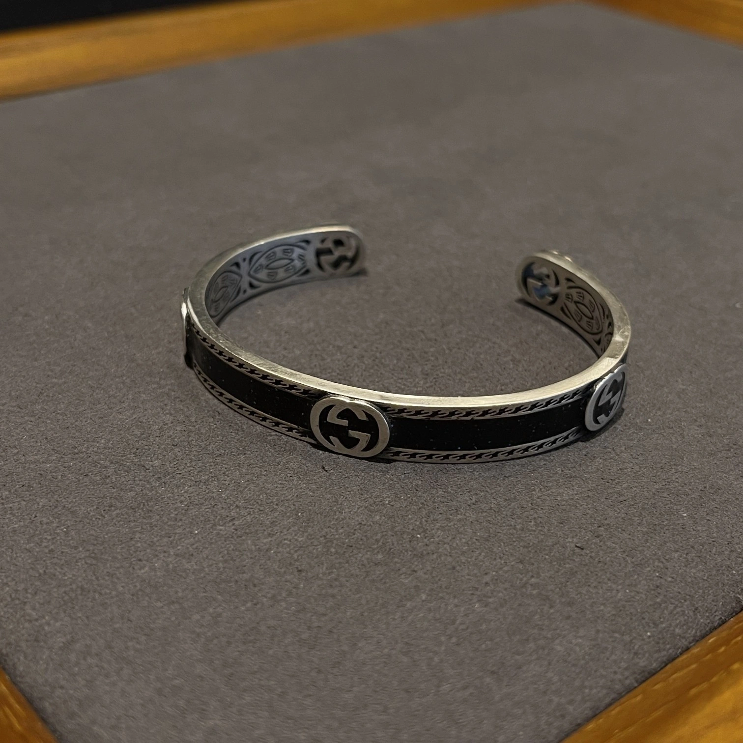 Barbara-- 6u33i 6mm bracelet item : E-S092K0948H