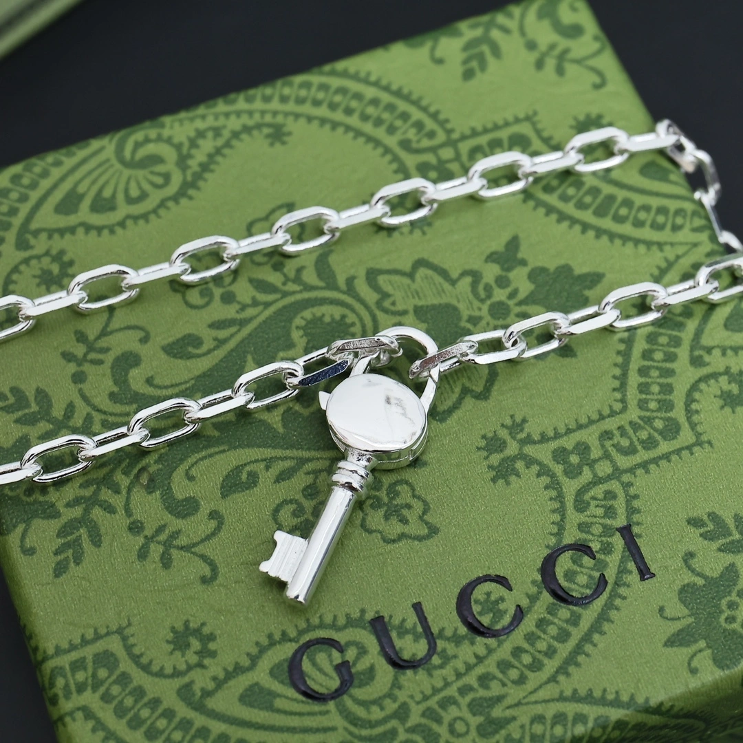 Barbara-- 6u33i Trademark bracelet 2colour item : E-S092J2836-2H