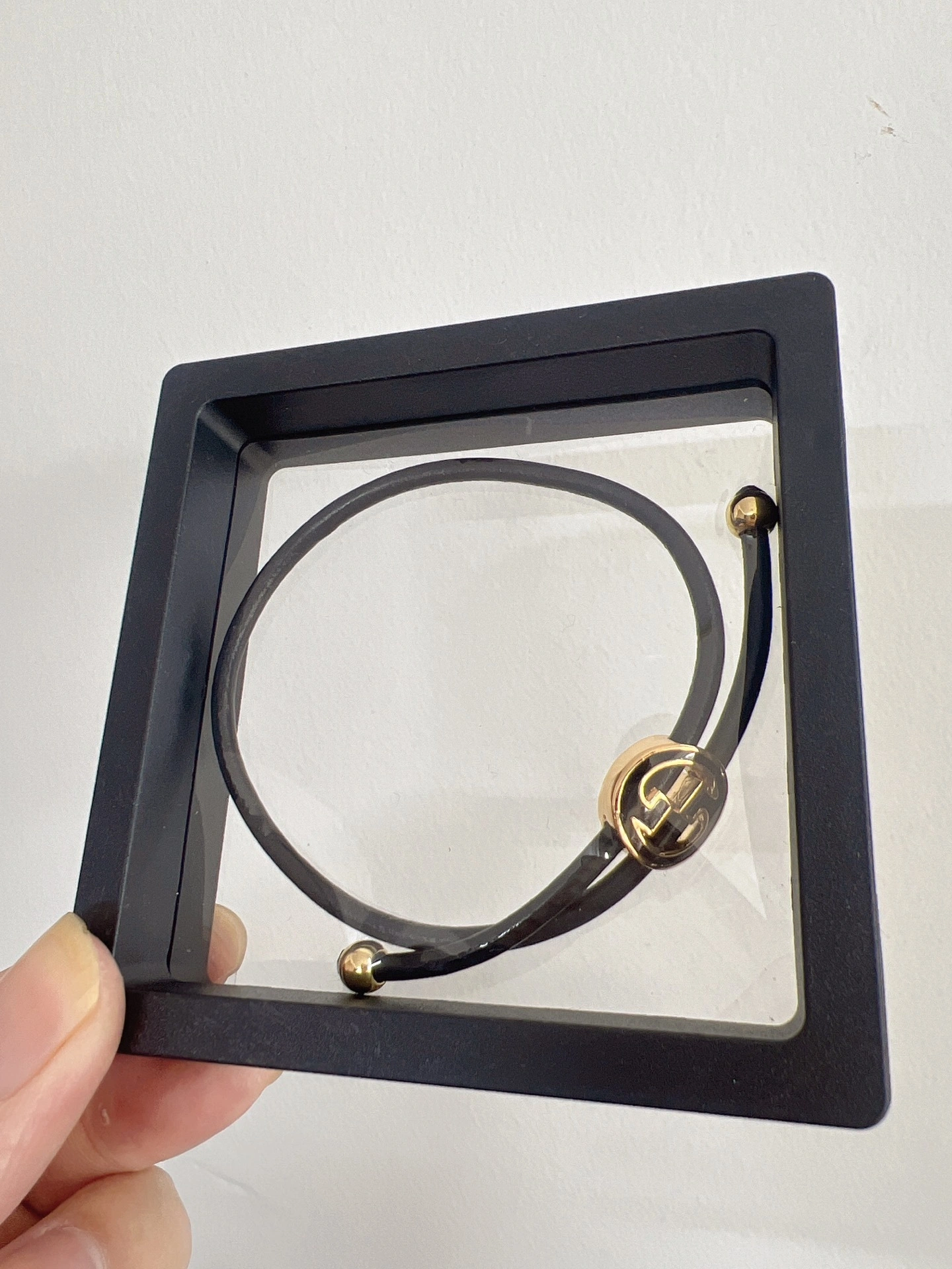 Barbara-- 6u33i cowhide bracelet item:F-S092A1004H
