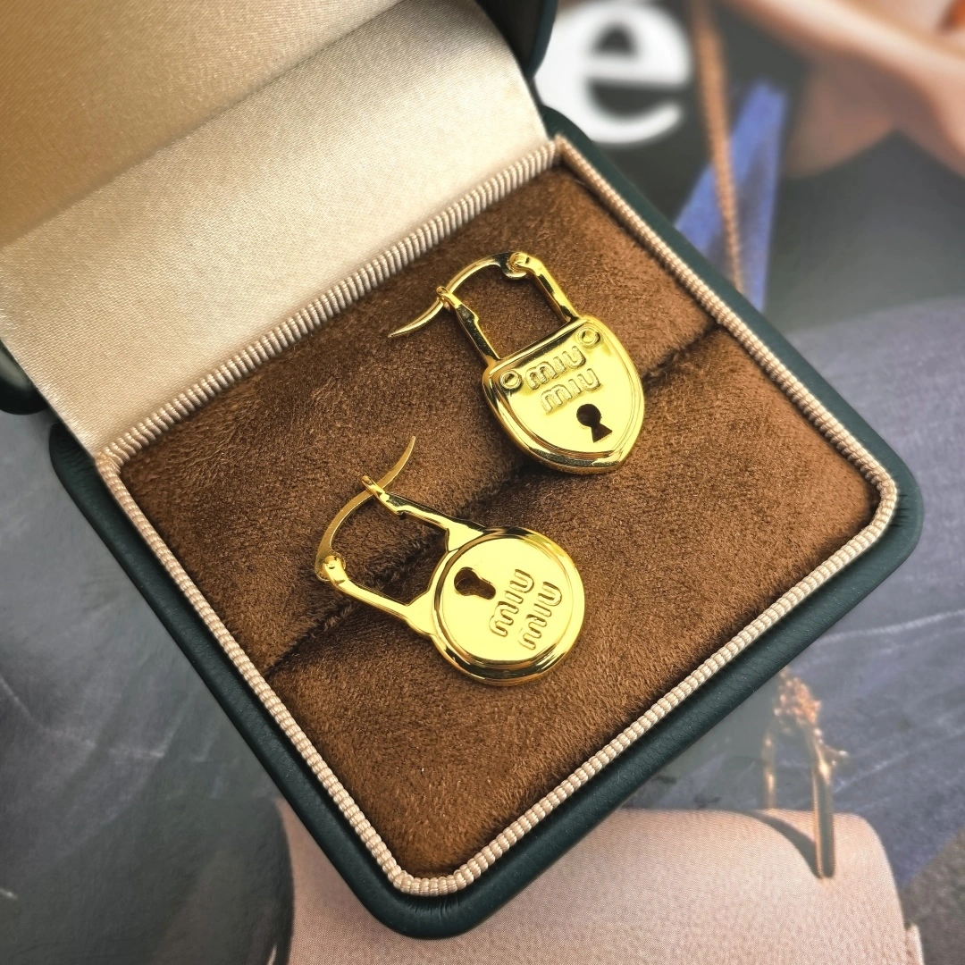 Barbara-- 7iu7iu earrings item : E-S092J3130H
