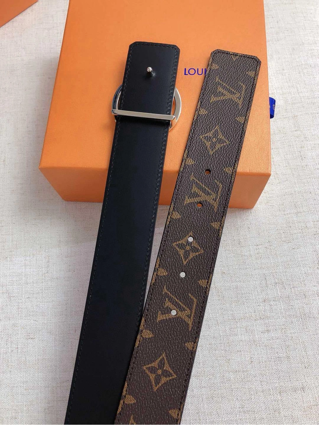 Barbara-- 8V Calfskin reversible 2colour item:E-S332A0310-2