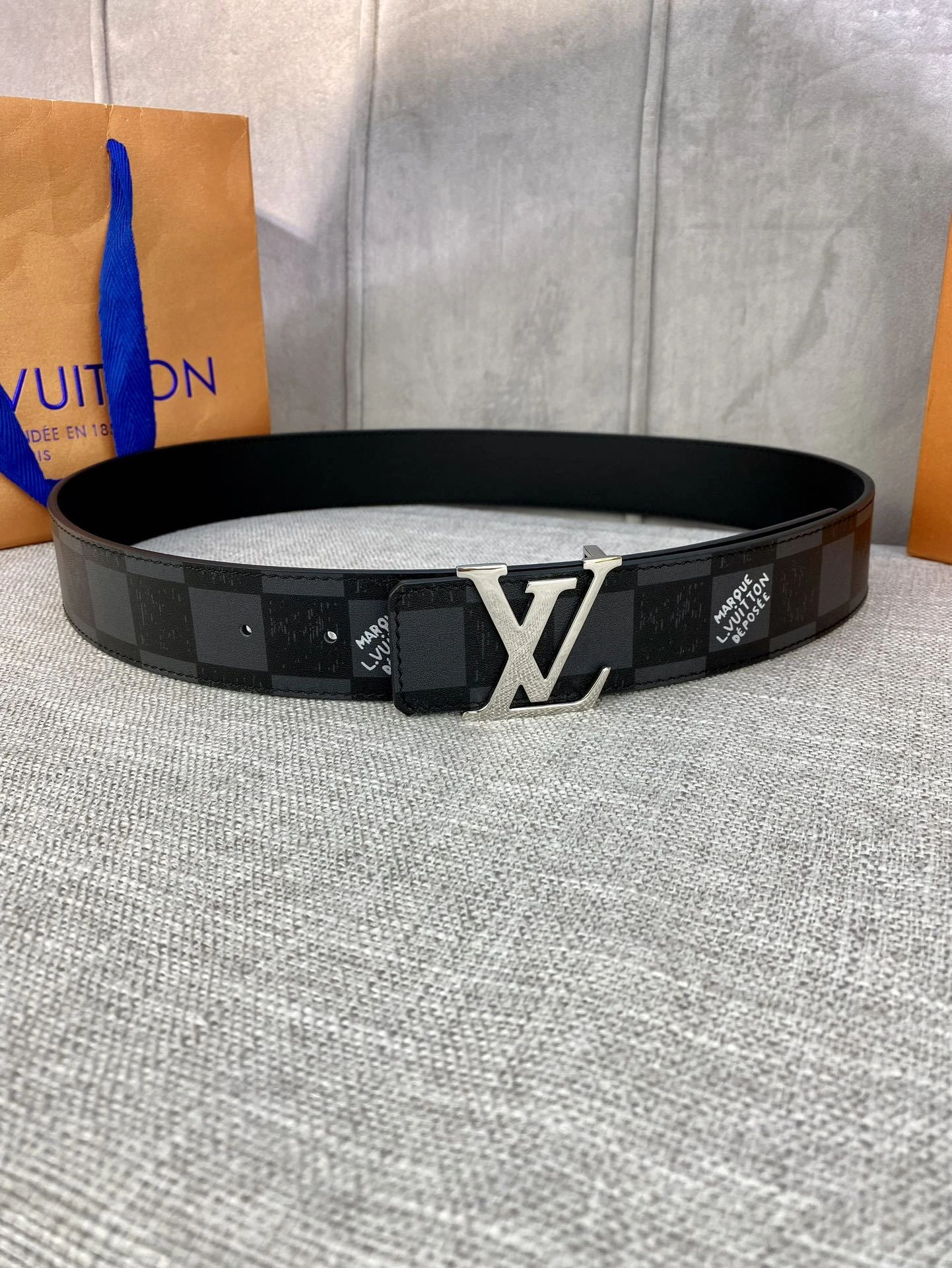 Barbara-- 8V Initials logo 2colour item:D-S179H3030-2