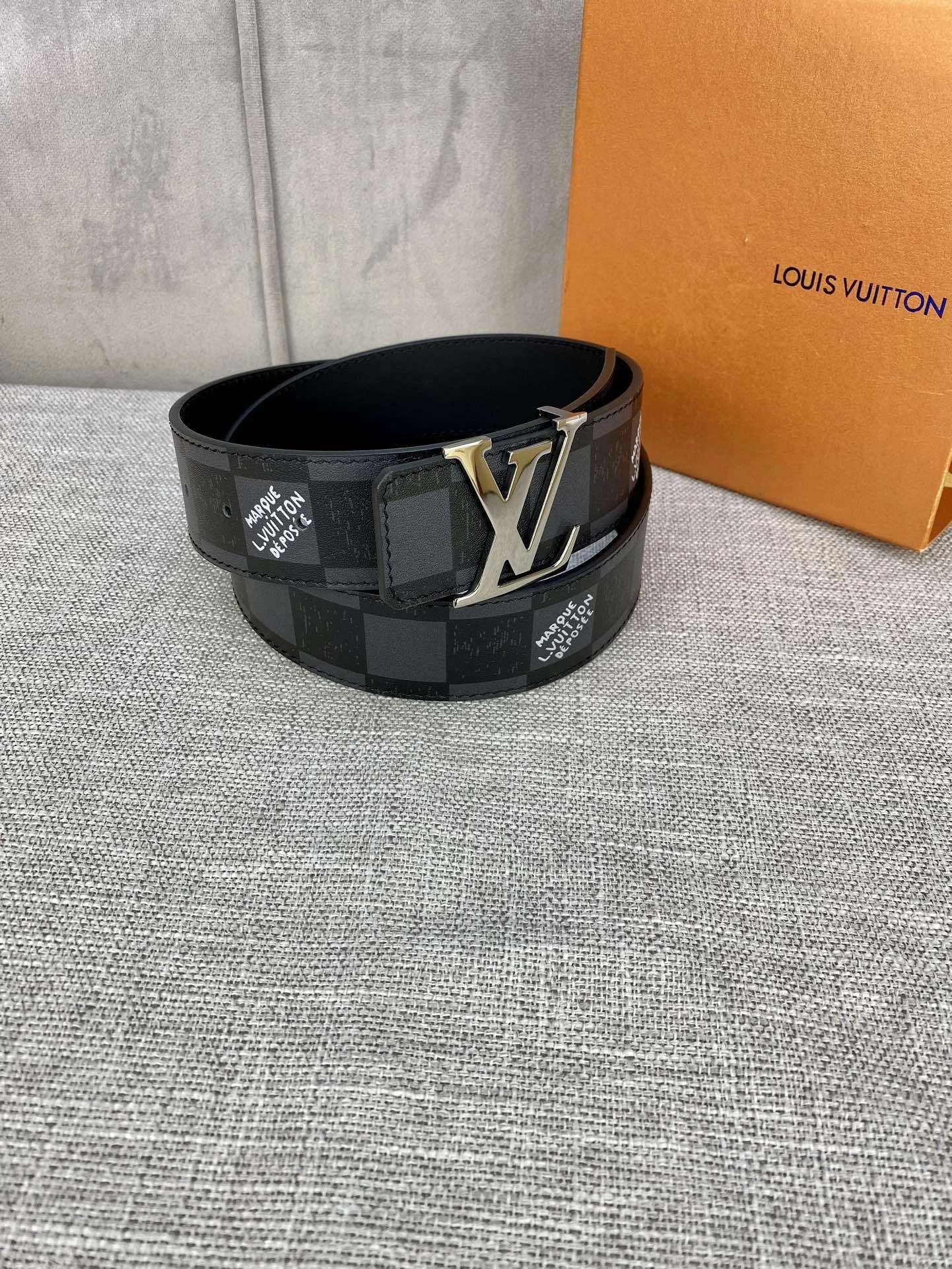 Barbara-- 8V Initials logo 2colour item:D-S179H3030-2