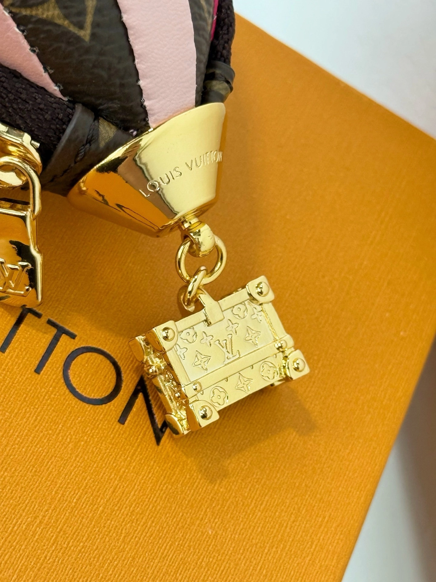 Barbara-- 8V M02128 Monogram 4colour item:F-S000A1024-4H