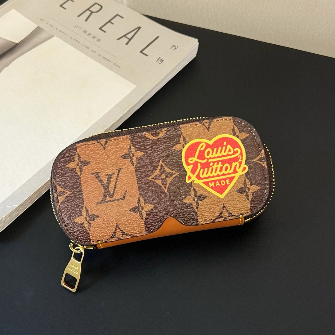 Barbara-- 8V Monogram Collector Cherry 17Colour item:E-S000K2825-17H