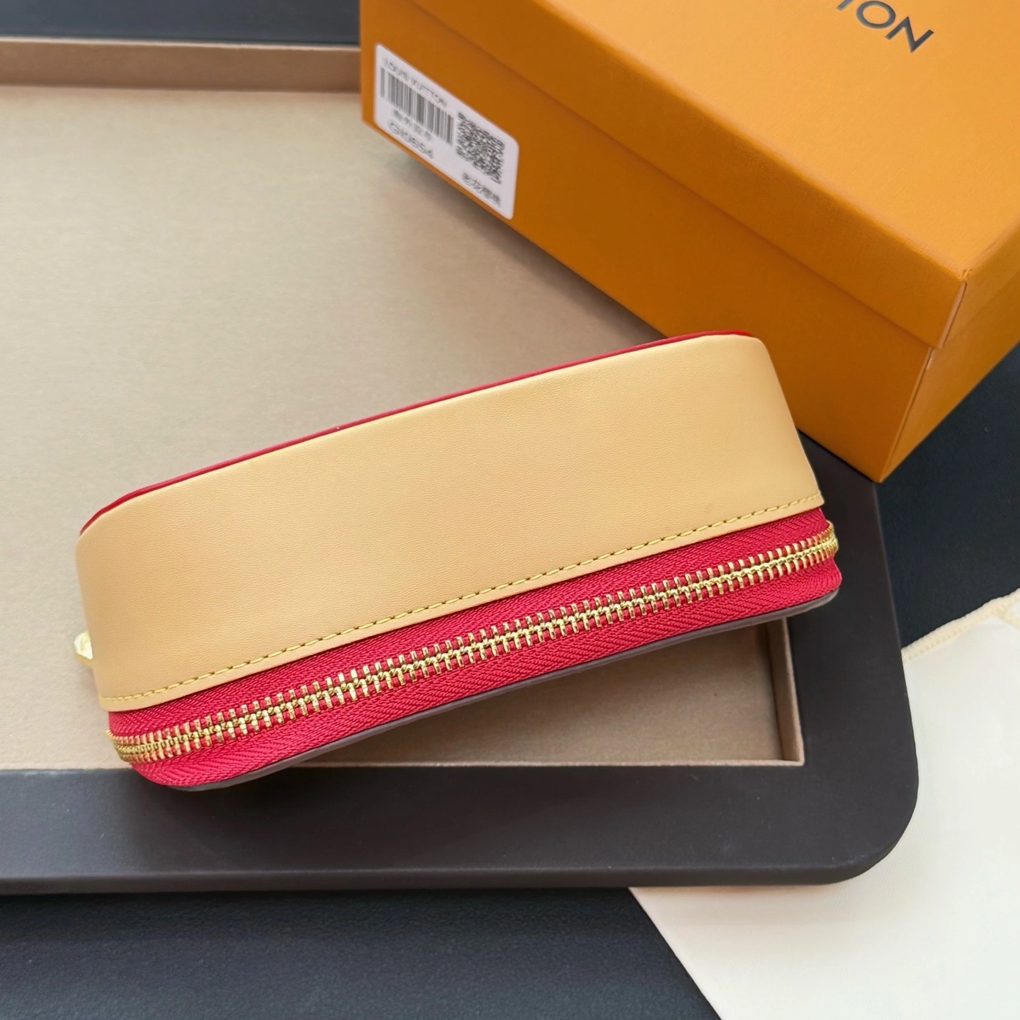 Barbara-- 8V Monogram Collector Cherry 17Colour item:E-S000K2825-17H