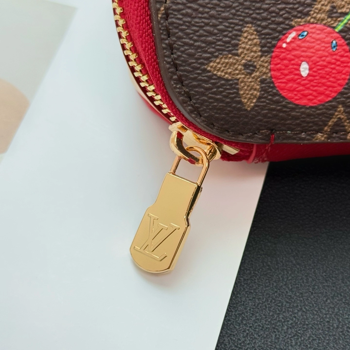 Barbara-- 8V Monogram Collector Cherry 17Colour item:E-S000K2825-17H