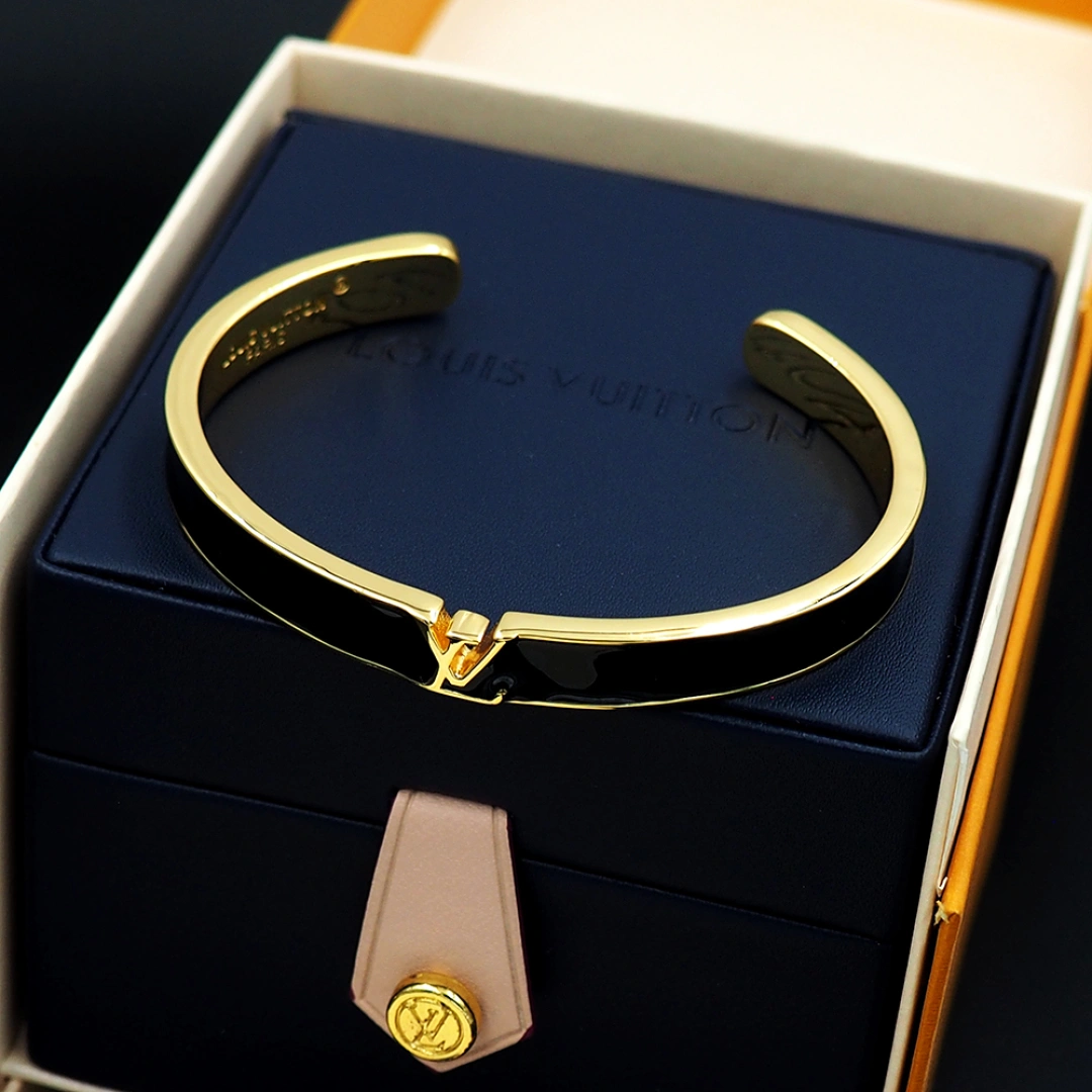 Barbara-- 8V bracelet 2colour item : E-S092J3120-2H
