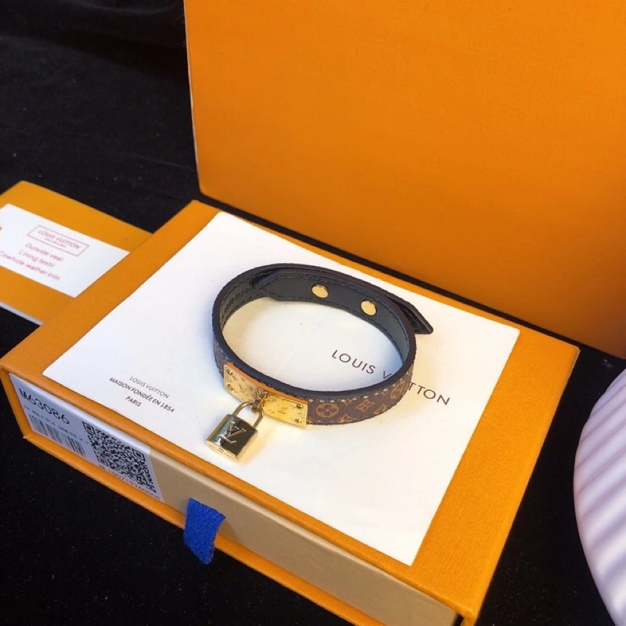 Barbara-- 8V bracelet Calfskin item : E-S092J3034H