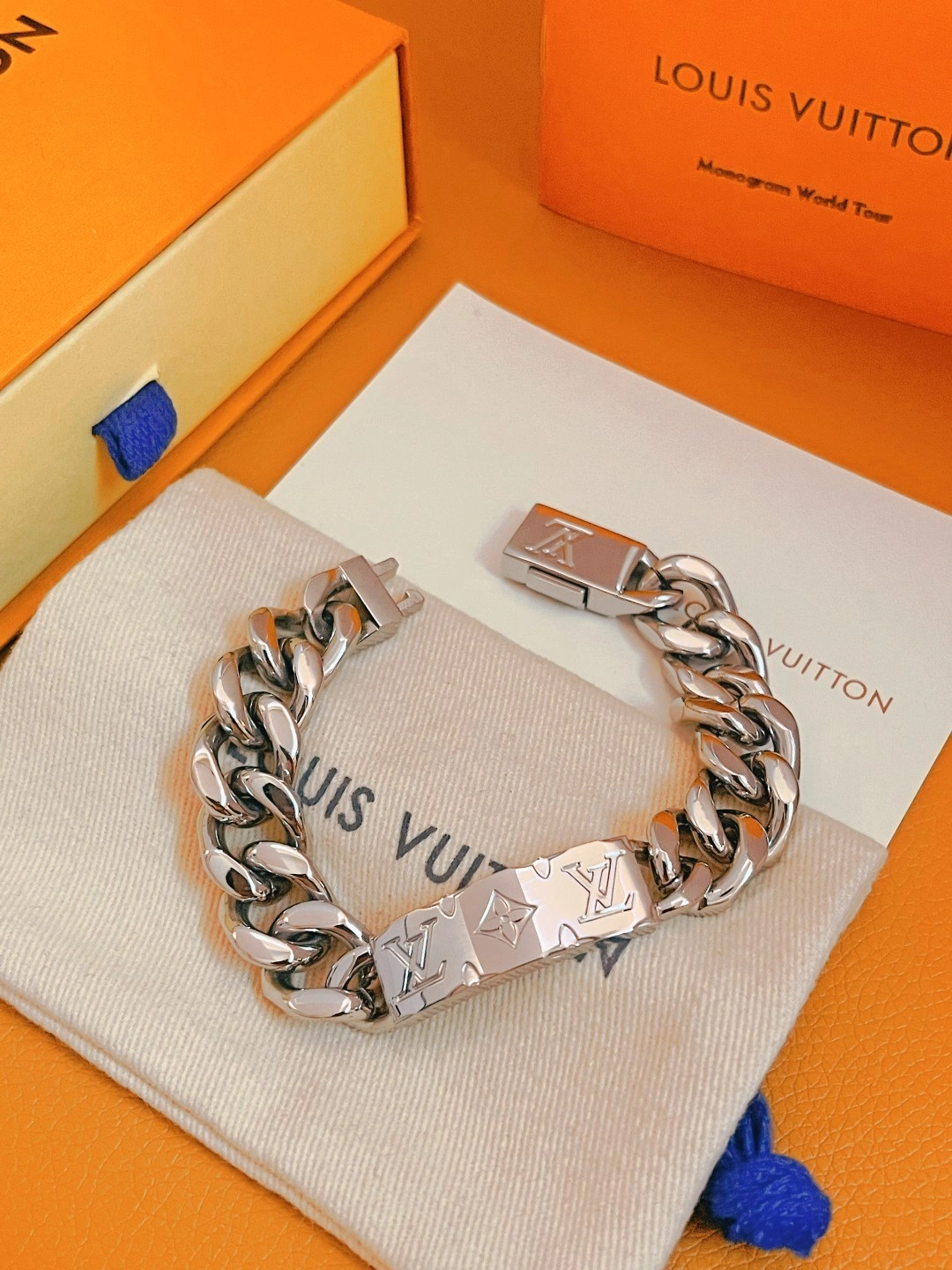 Barbara-- 8V bracelet M00270 item : E-S006K0215H