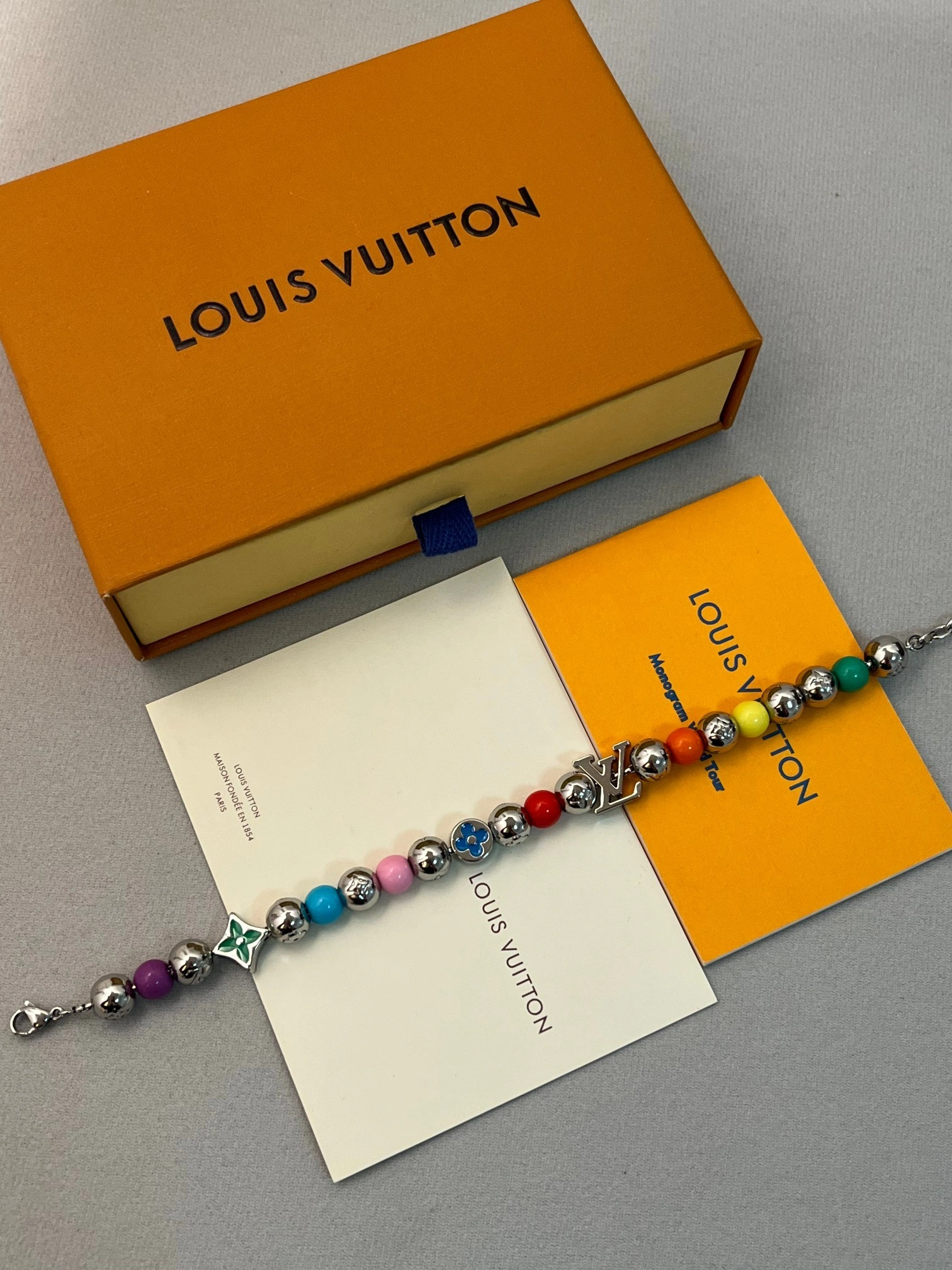 Barbara-- 8V bracelet M02729 item : E-S006K0216H
