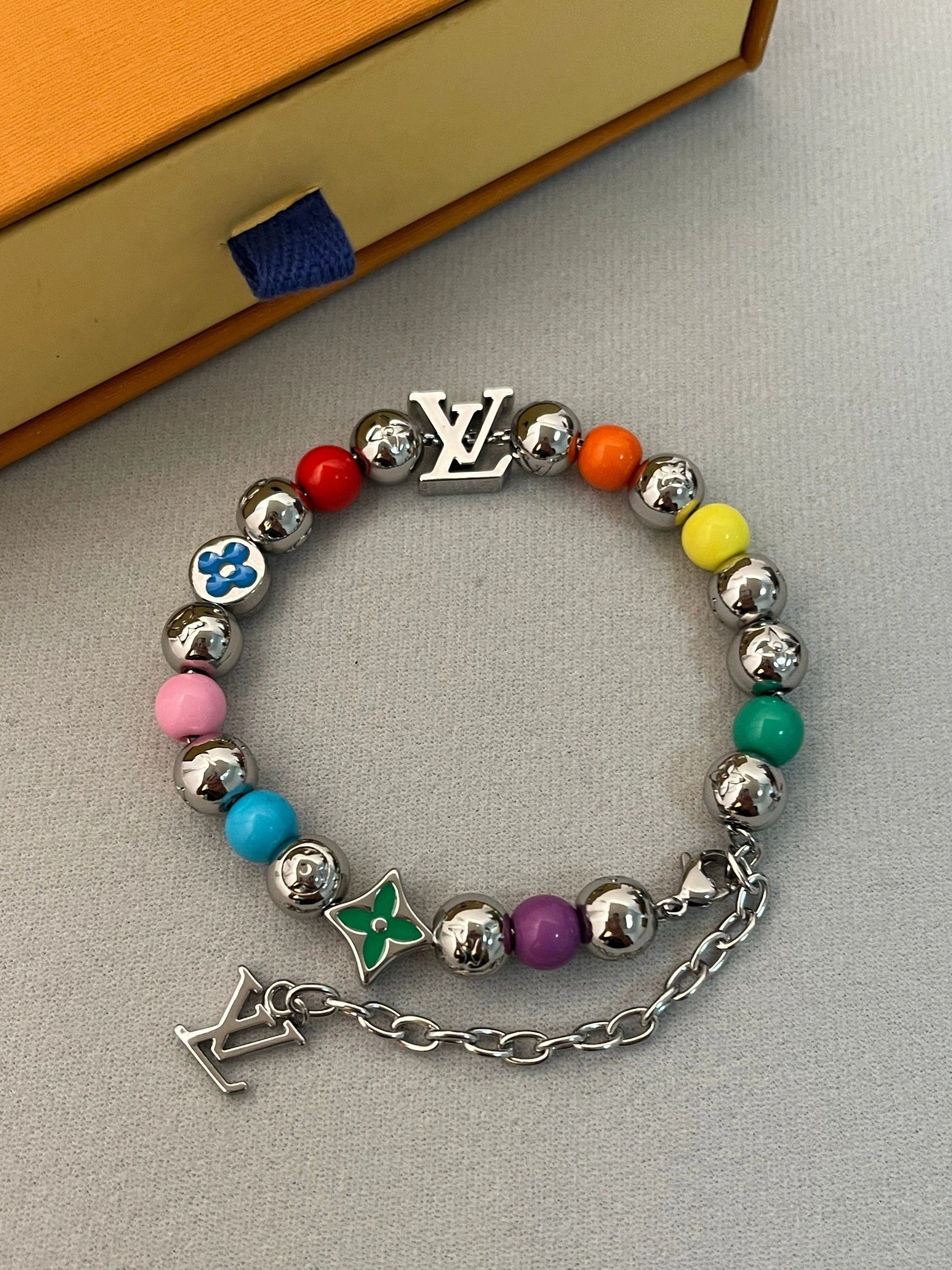 Barbara-- 8V bracelet M02729 item : E-S006K0216H