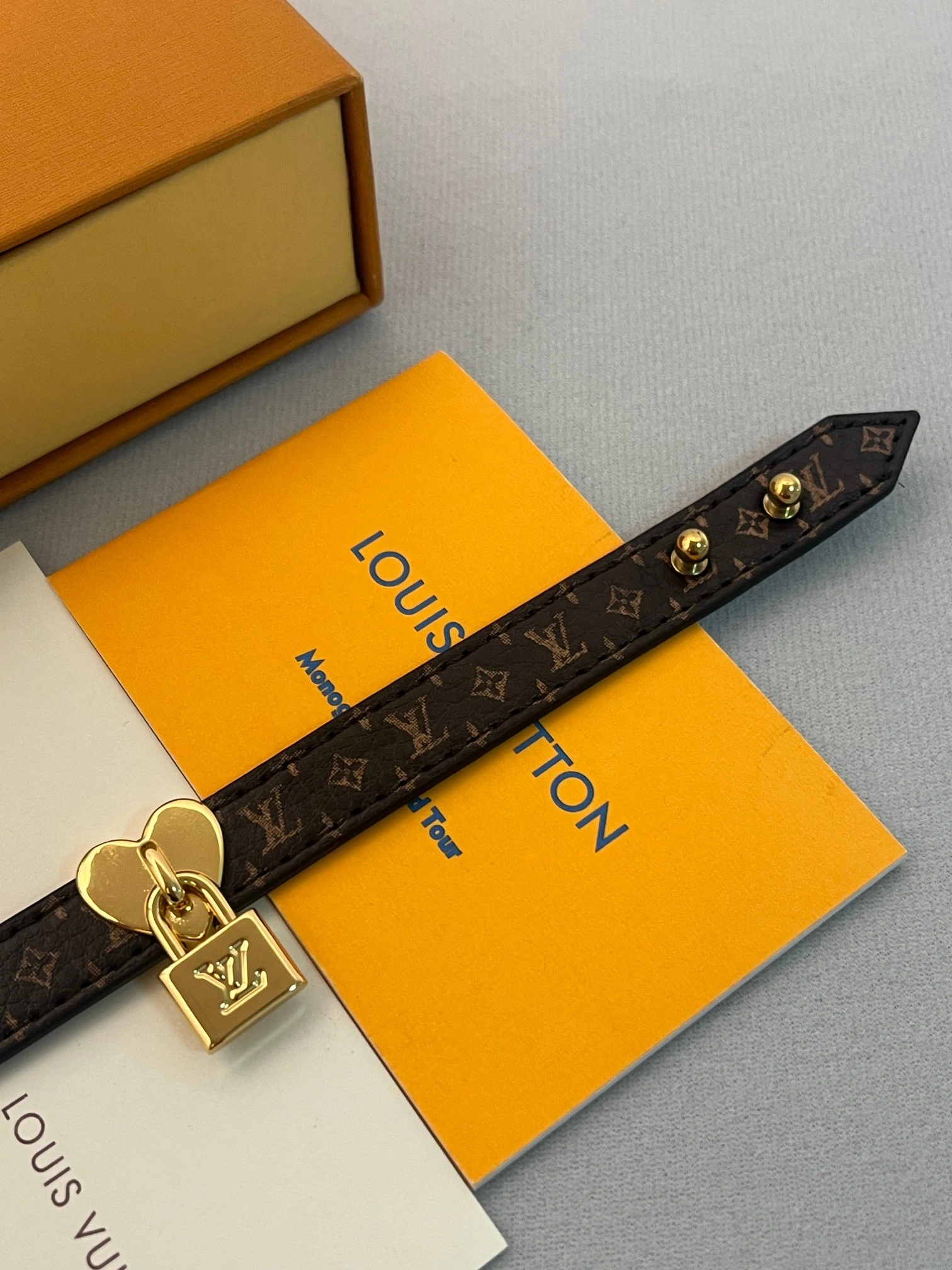Barbara-- 8V bracelet M4264Z item : E-S000K0921