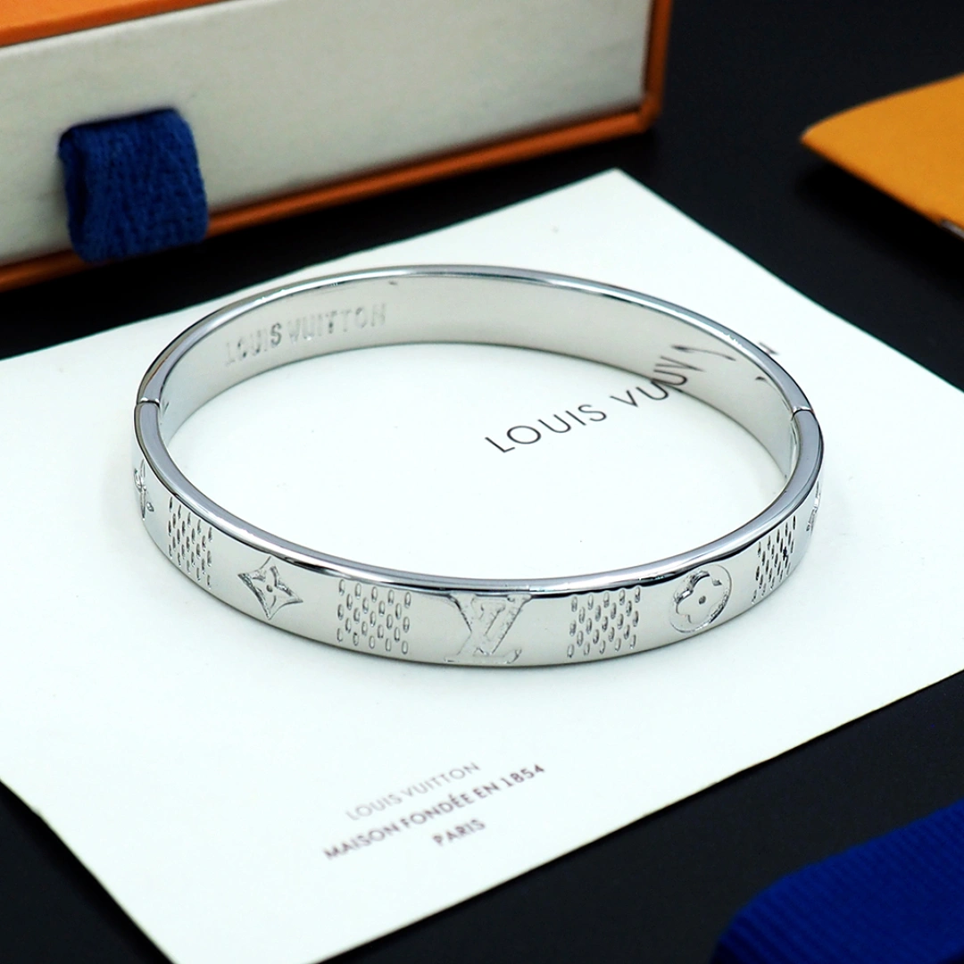 Barbara-- 8V bracelet XB850 2colour item : E-S092J3121-2H