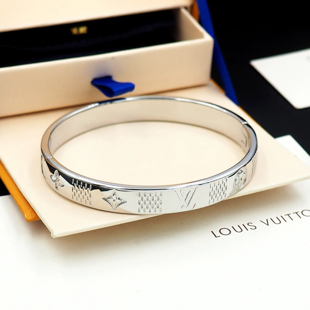 Barbara-- 8V bracelet XB850 2colour item : E-S092J3121-2H