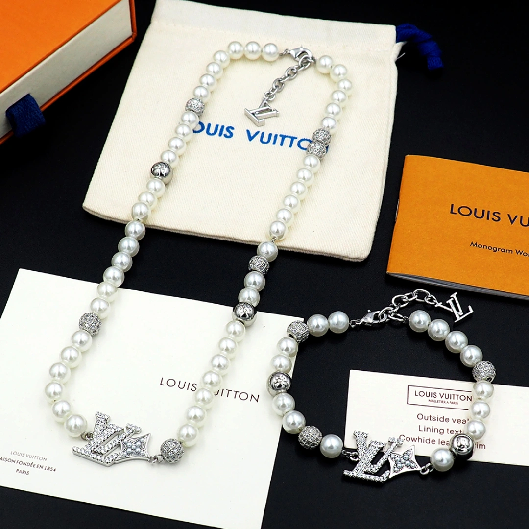 Barbara-- 8V bracelet item:E-S092J1220H