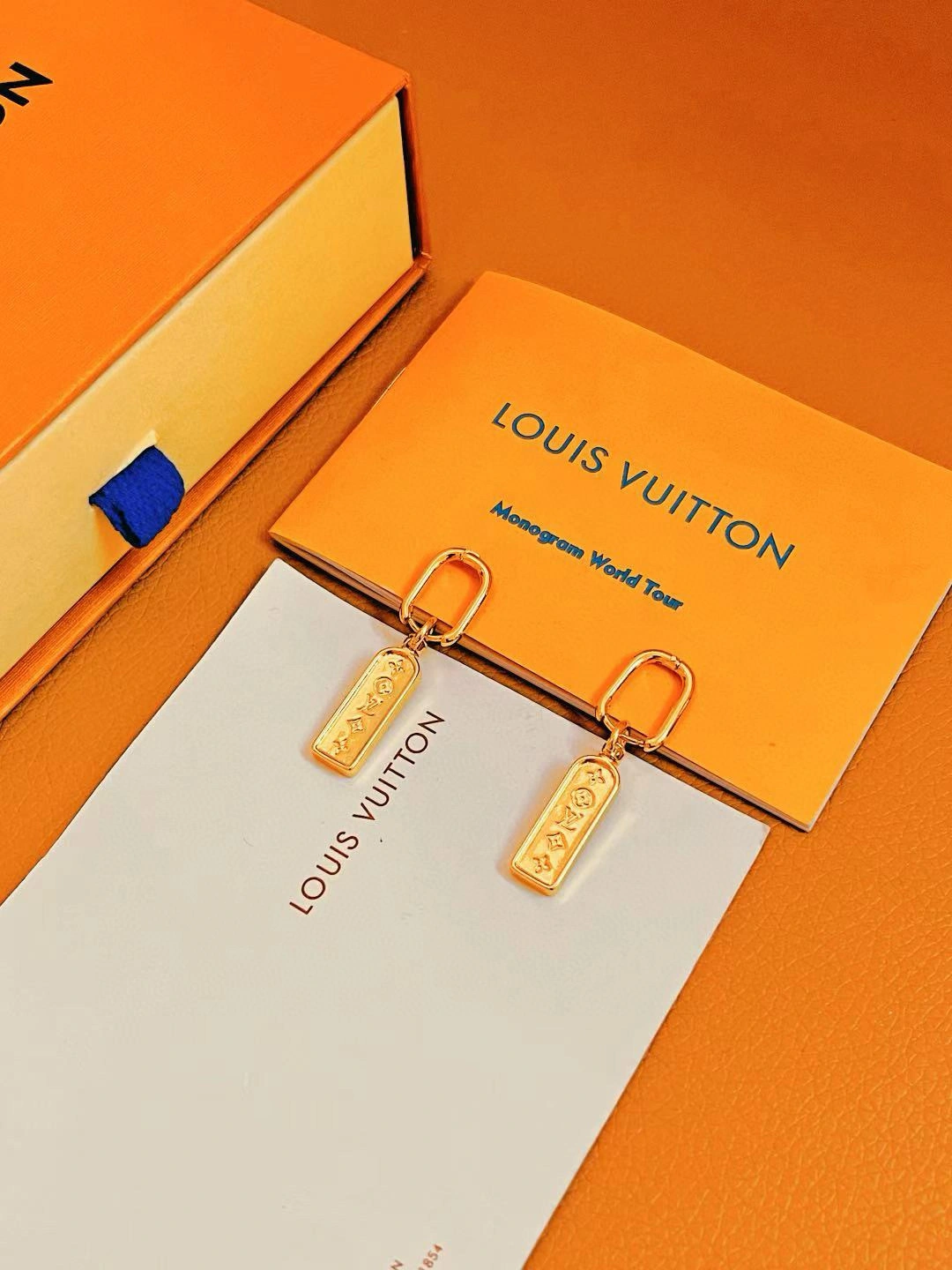 Barbara-- 8V earrings Q06946 2colour item : E-S006K0217-2H