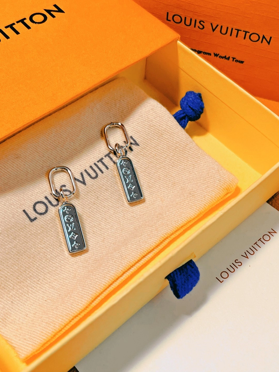 Barbara-- 8V earrings Q06946 2colour item : E-S006K0217-2H