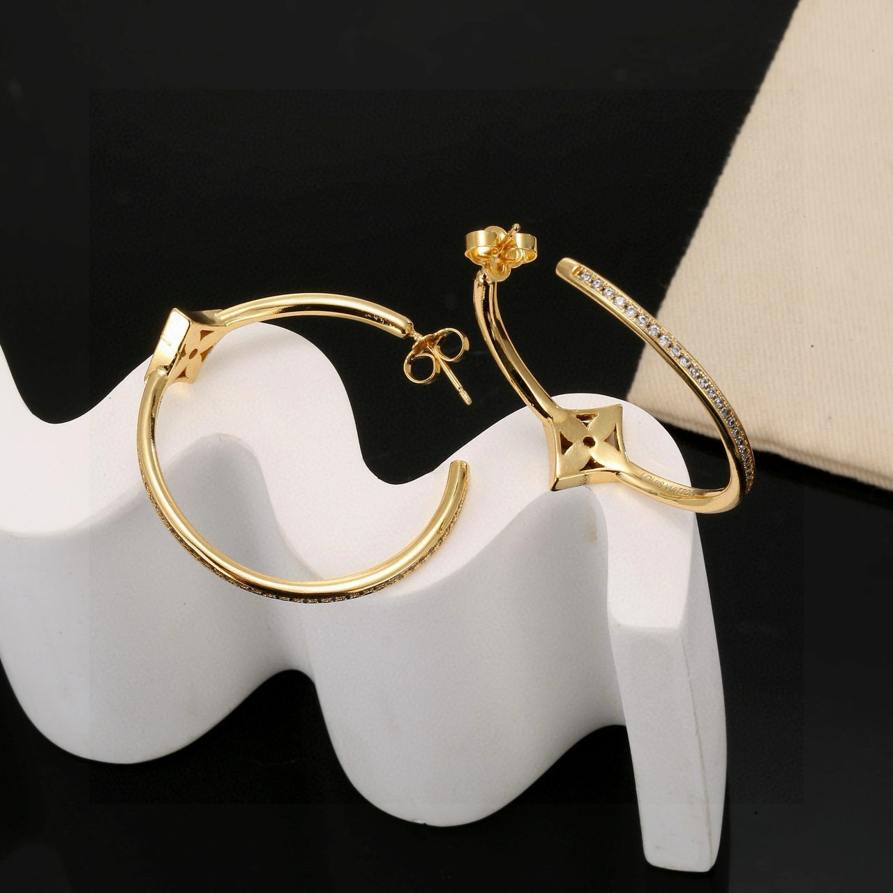 Barbara-- 8V earrings item : E-S092K0807H