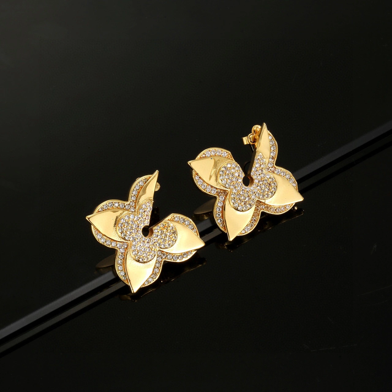 Barbara-- 8V earrings item:E-S092J1219H