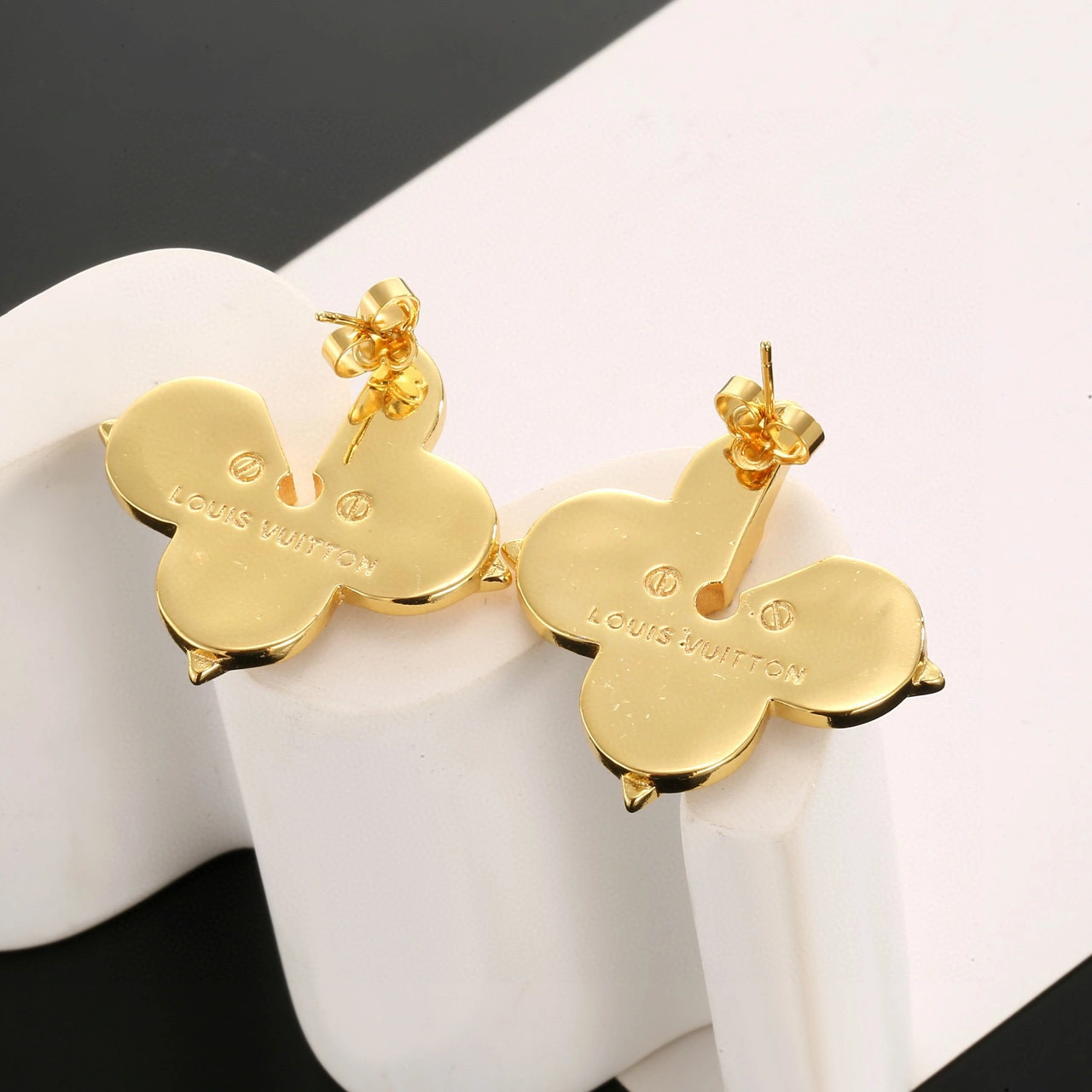 Barbara-- 8V earrings item:E-S092J1219H