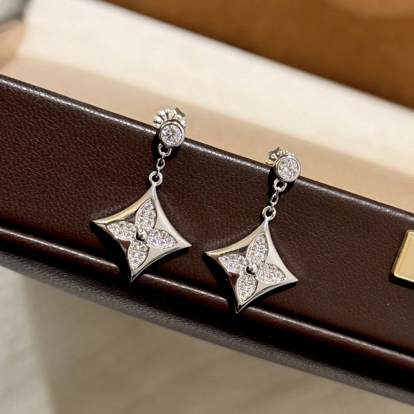 Barbara-- 8V earrings s925 silver item : E-S092J3116H