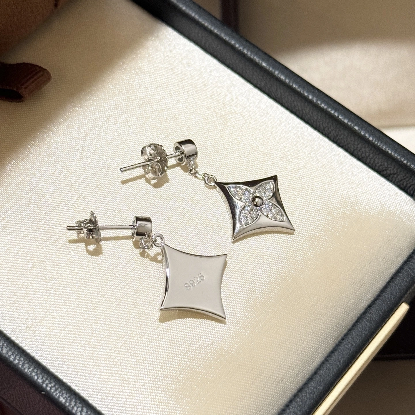 Barbara-- 8V earrings s925 silver item : E-S092J3116H