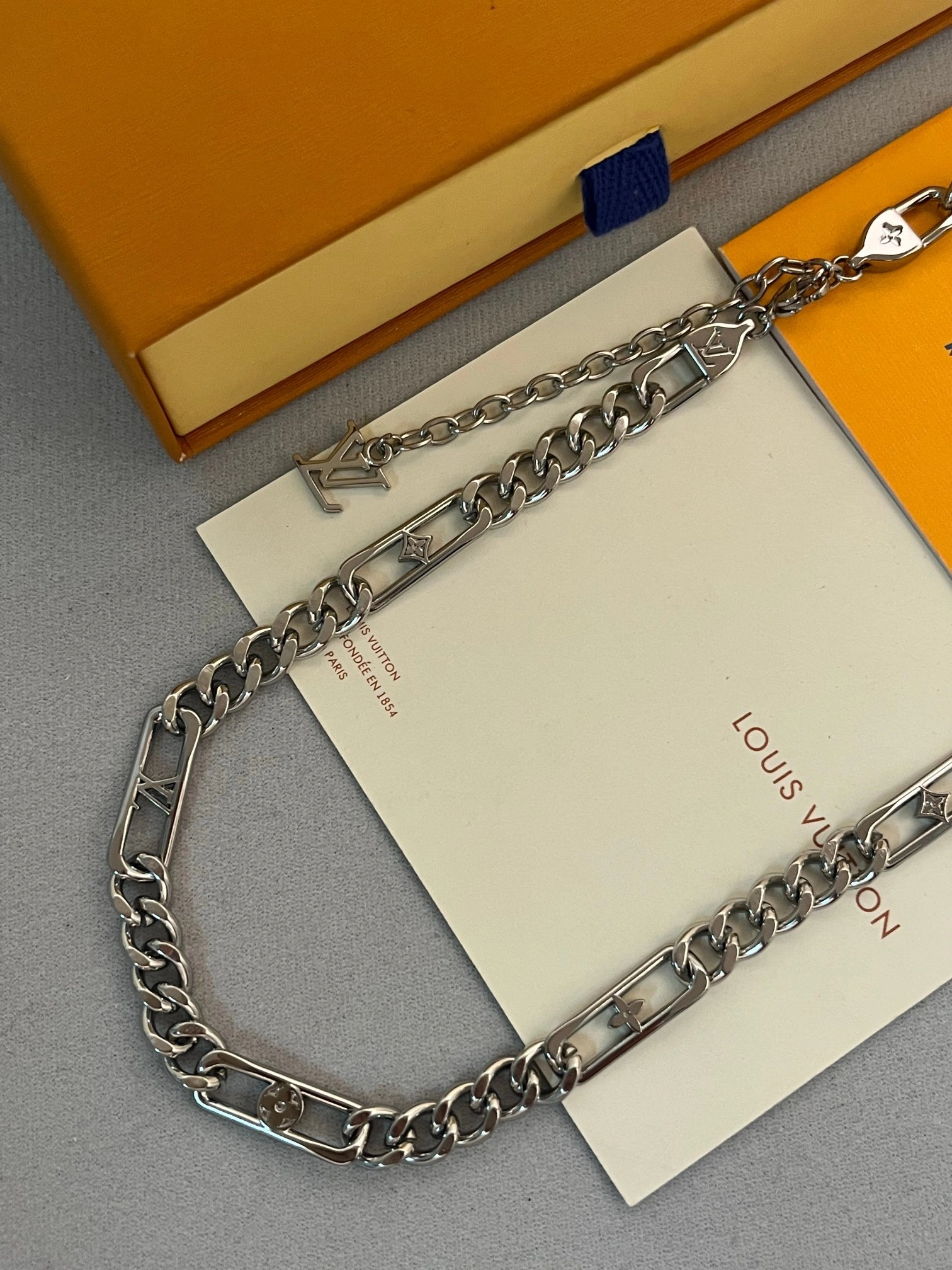 Barbara-- 8V necklace M02248 item : E-S000K0915