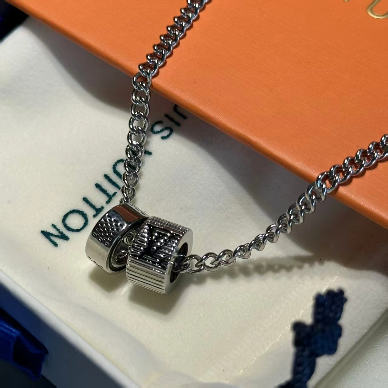 Barbara-- 8V necklace M02250 item : E-S000K0913