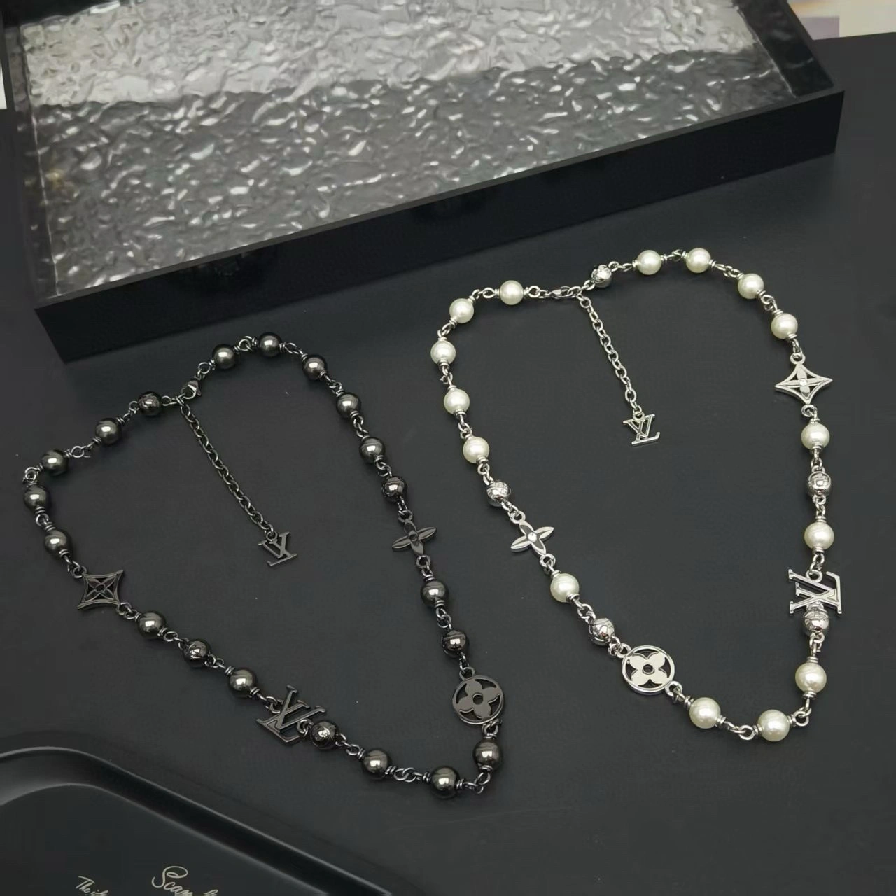 Barbara-- 8V necklace M02448 2colour item : E-S006K0204-2H